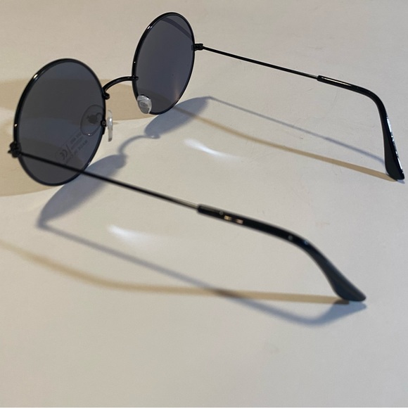 Round black metal frame sunglasses 2”, NWT, hippie style - Picture 3 of 4